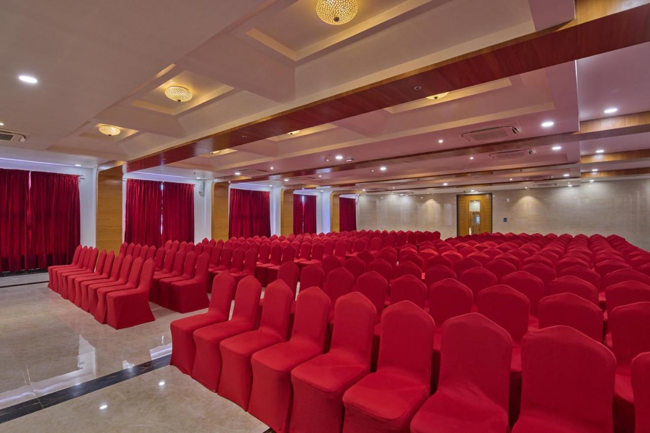 Golden Tulip Tirupati Hotel Exterior foto