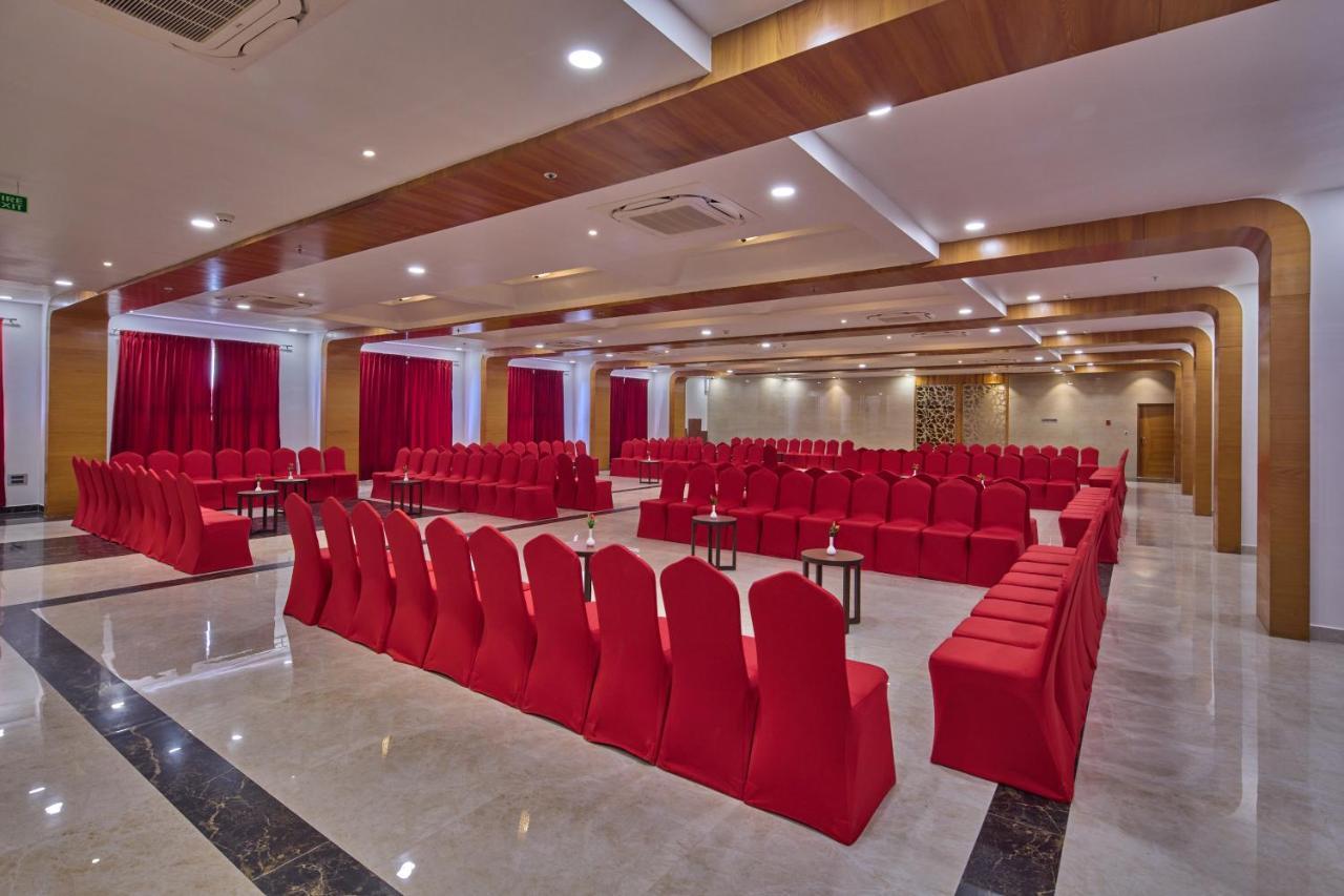Golden Tulip Tirupati Hotel Exterior foto
